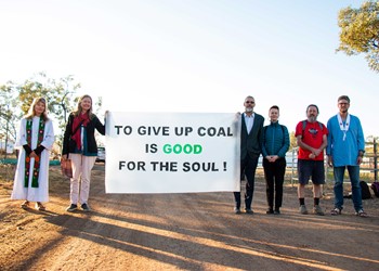 Religious leaders among those arrested at Adani mine site IMAGE