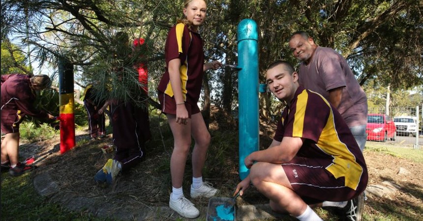 Uncle Billy Lamb, St Pius X High School students connect to First Nations culture through art IMAGE